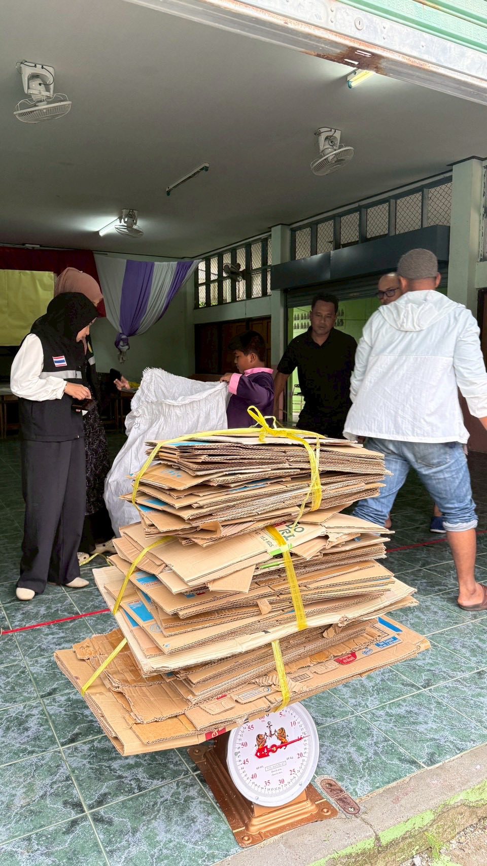 ♻️กิจกรรมธนาคารขยะรับซื้อขยะรีไซเคิล 🚮🚮
🎯🎯 ณ โรงเรียนบ้านแคนา หมู่ที่7 และโรงเรียนบ้านทุ่งโตะดัง หมู่ที่8 ต.บางปอ อ.เมือง จ.นราธิวาส
